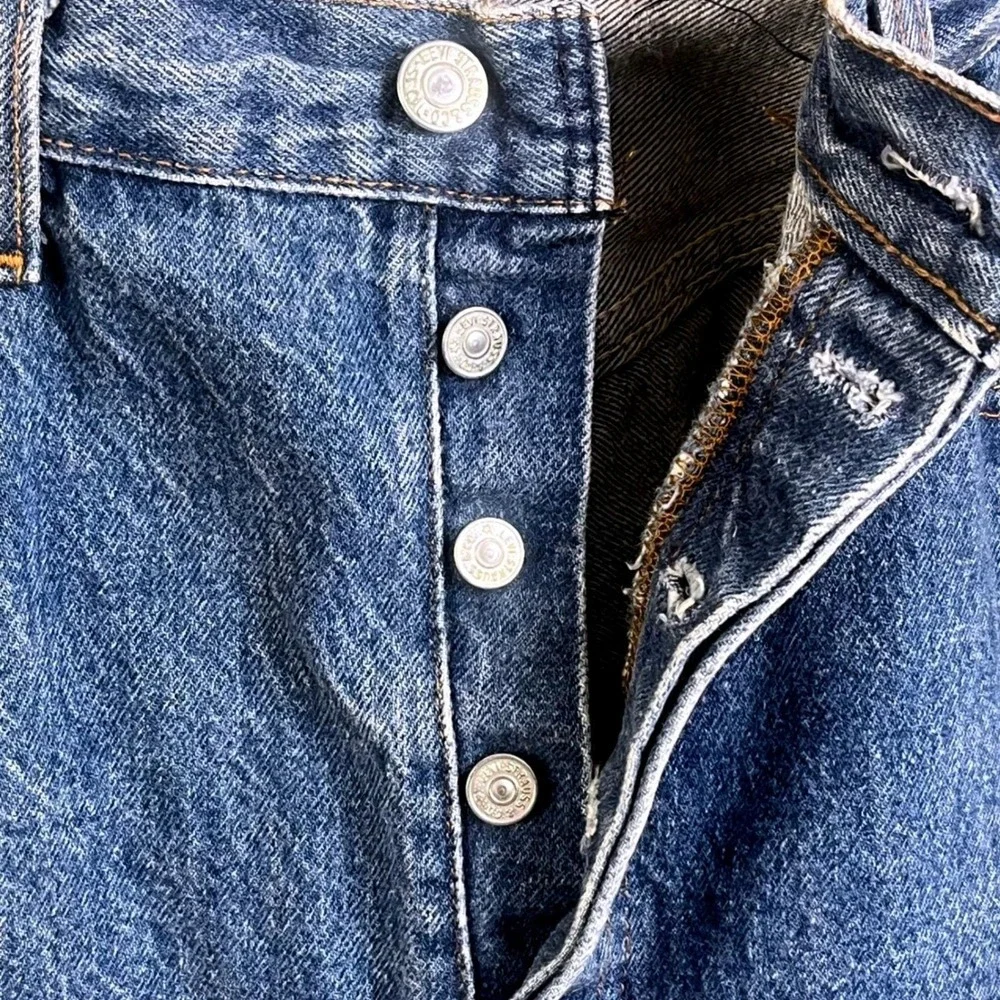 VTG 1992 Levi's Button Fly Denim Jeans Size 35x32 (34x29 Actual) USA 501-0115‎